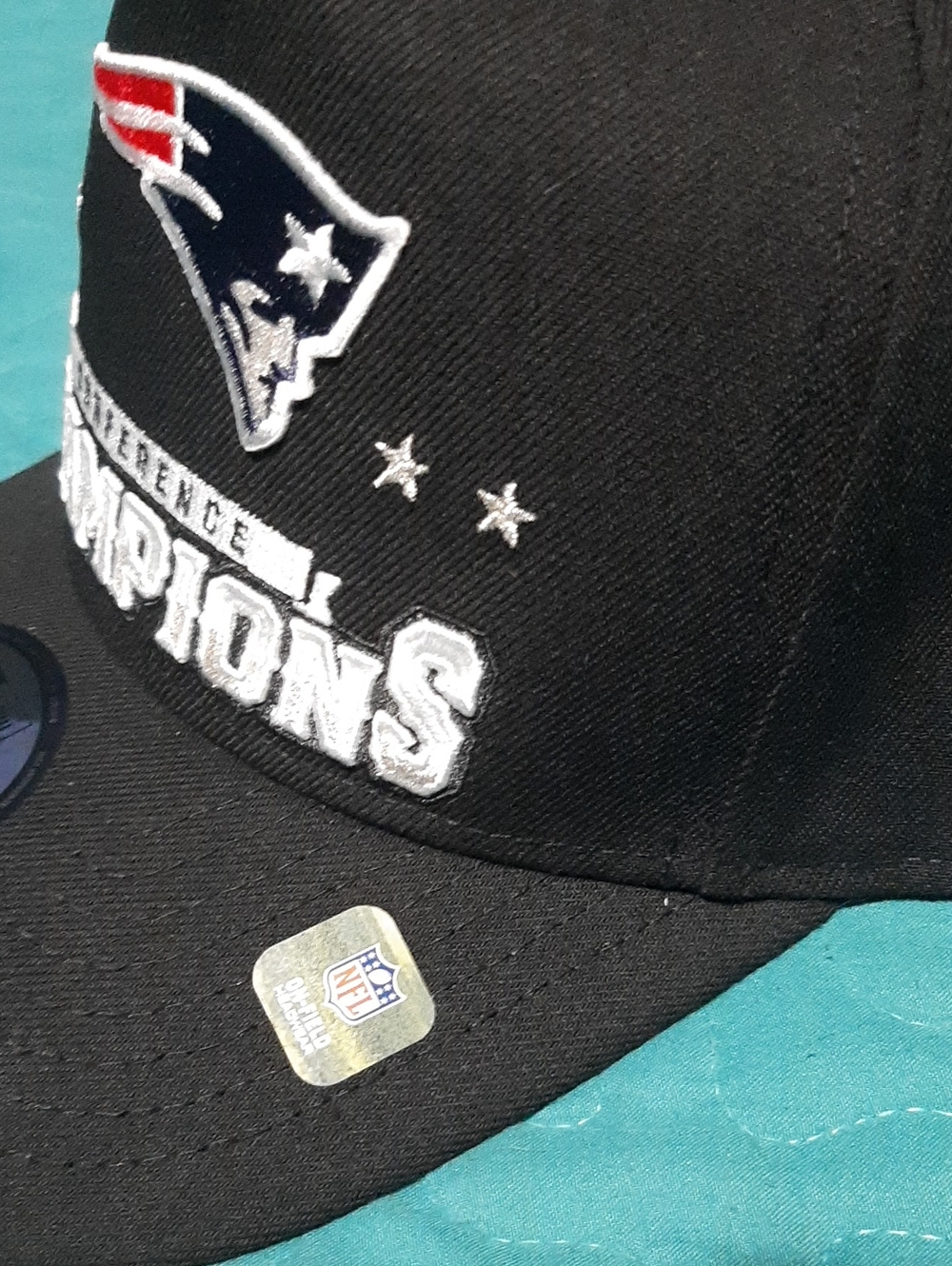New England Patriots New Era 2025 AFC Champions Locker Room Trophy Collection - Picture 4 of 4